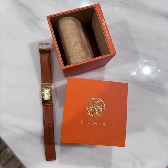 TORY BURCH T Watch With Reversible Leather And Gold Tone Stainless Steel - Picture 6 of 10